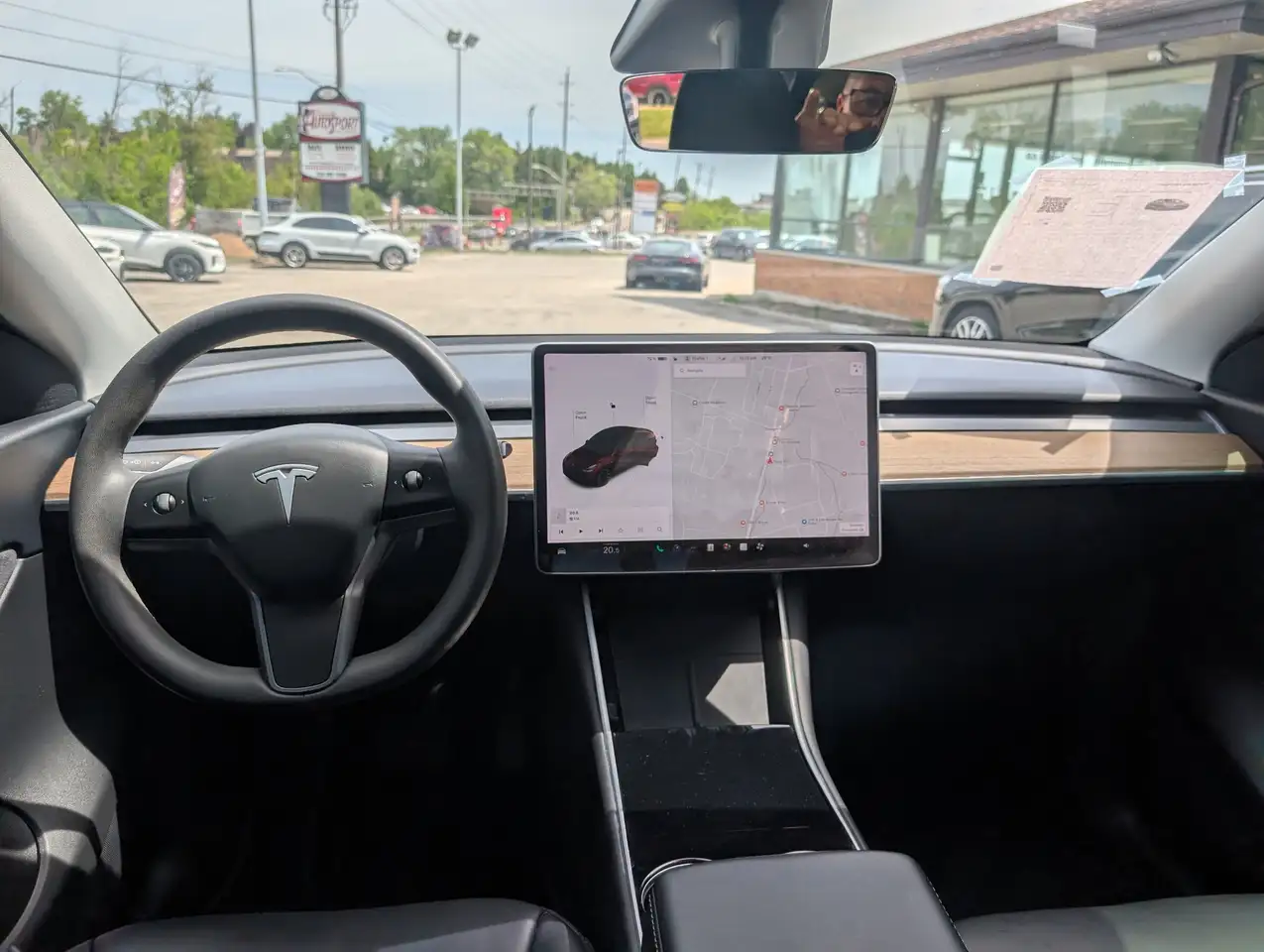Tesla Model Y снимка Tesla Model Y
