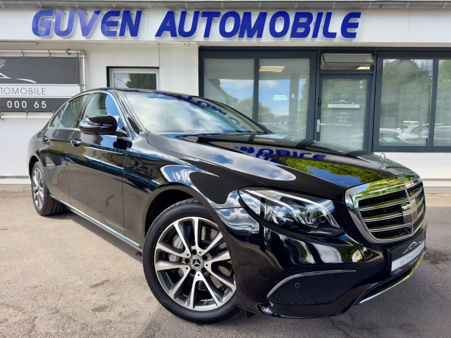 Mercedes-Benz E 400 4M 360° LED COMAND MULTIBEAM MEMORY 1.HAND Schwarz - 1