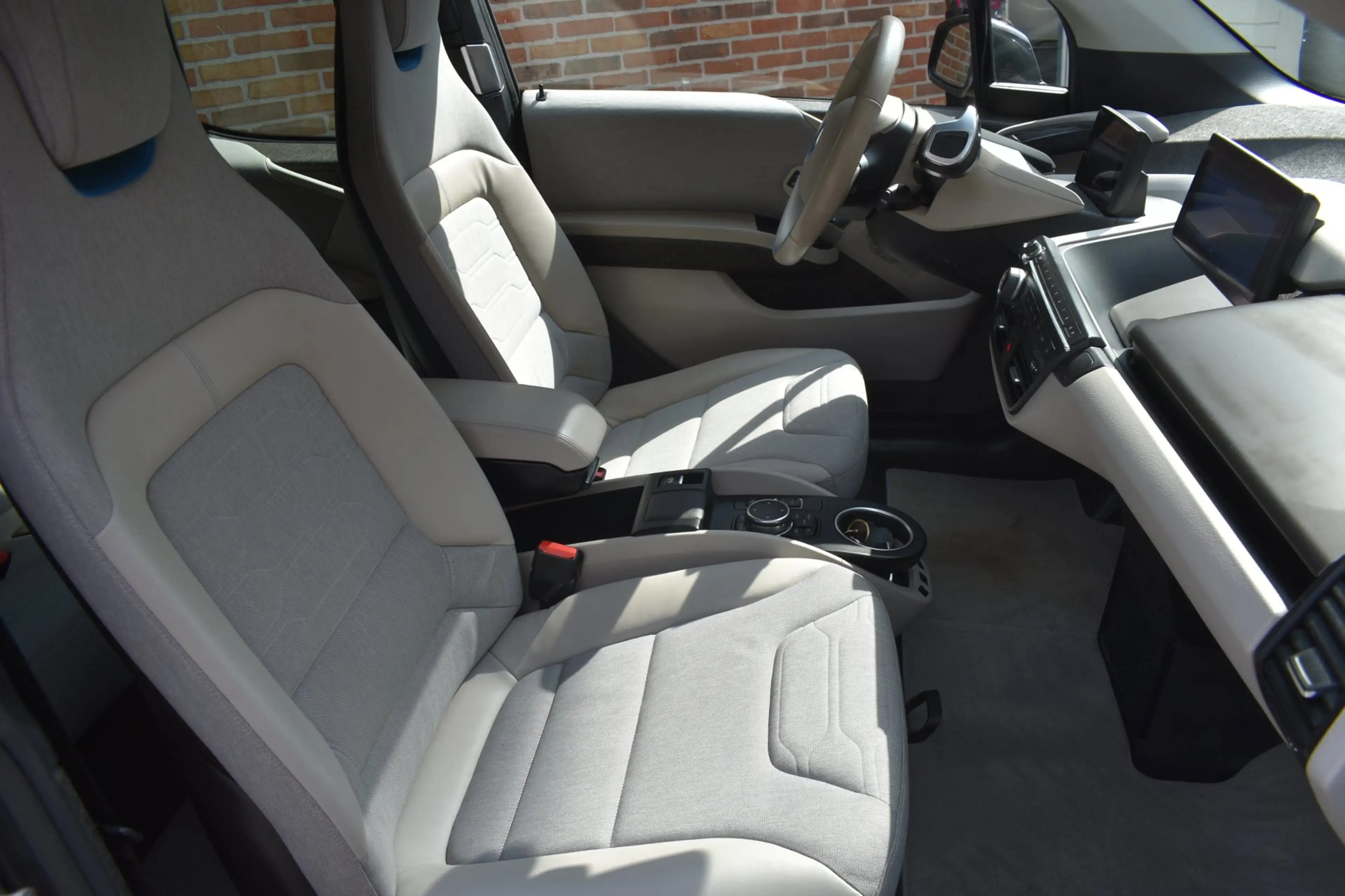 BMW i3 Basis Comfort 22 kWh SOH 75,8% '13 Navi Clima Crui — photo 4