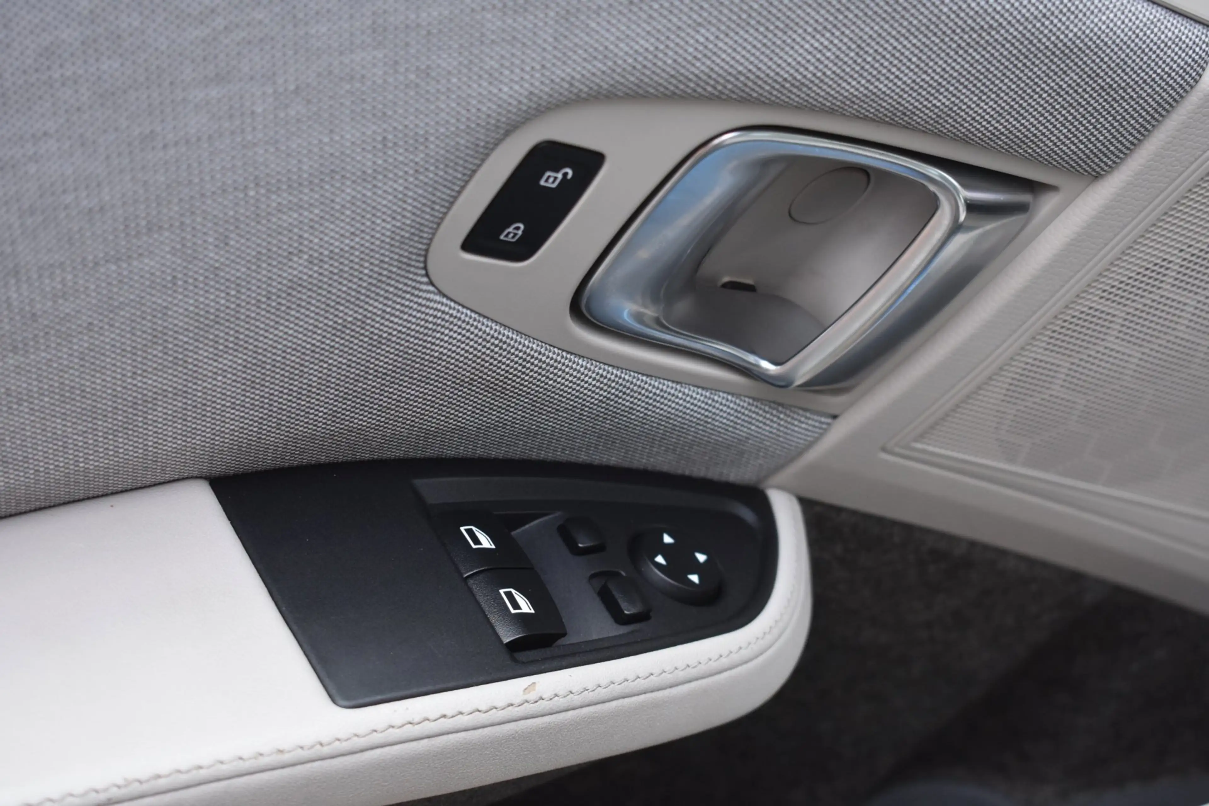 BMW i3 Basis Comfort 22 kWh SOH 75,8% '13 Navi Clima Crui — photo 10