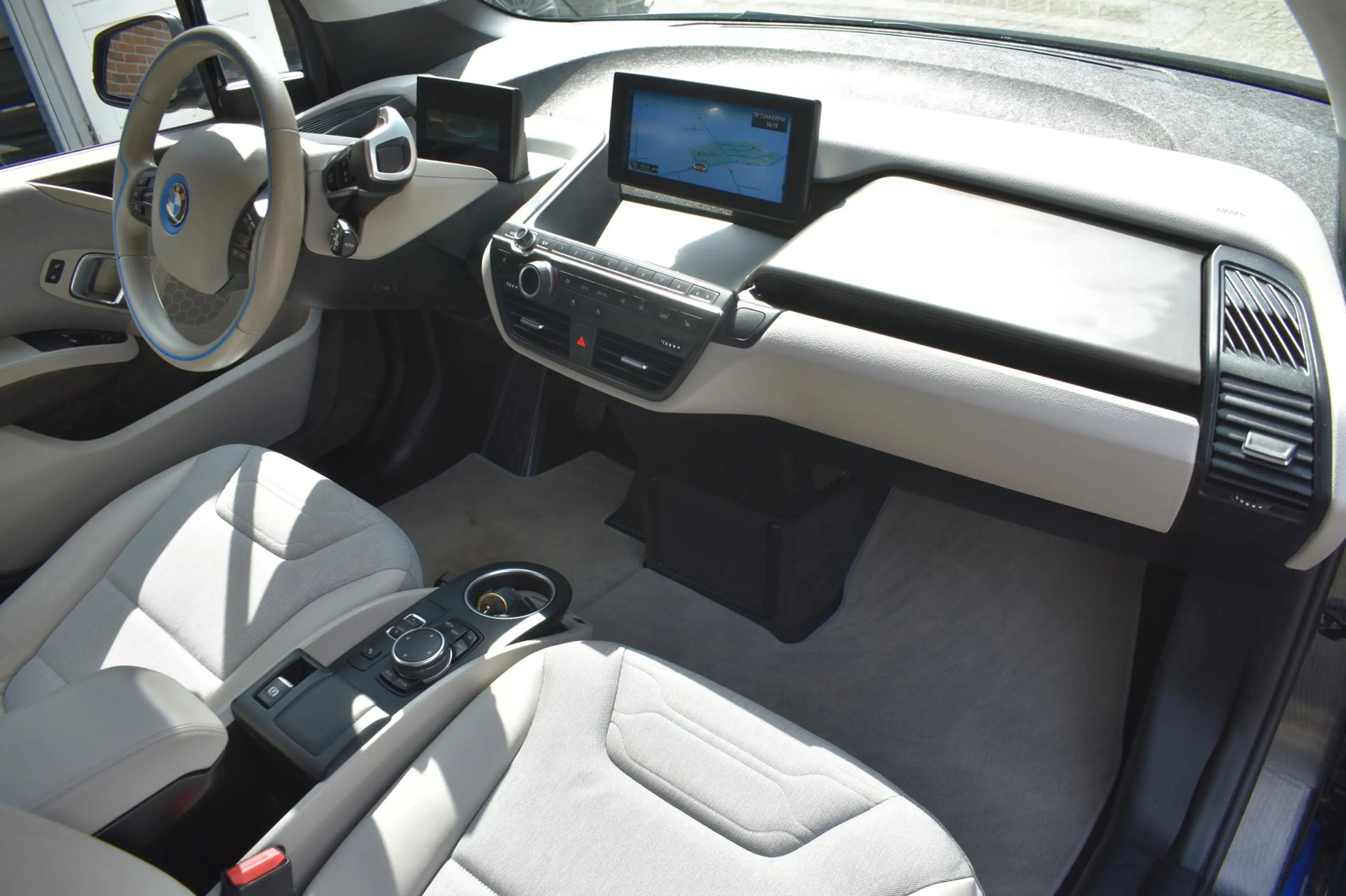 BMW i3 Basis Comfort 22 kWh SOH 75,8% '13 Navi Clima Crui — photo 9