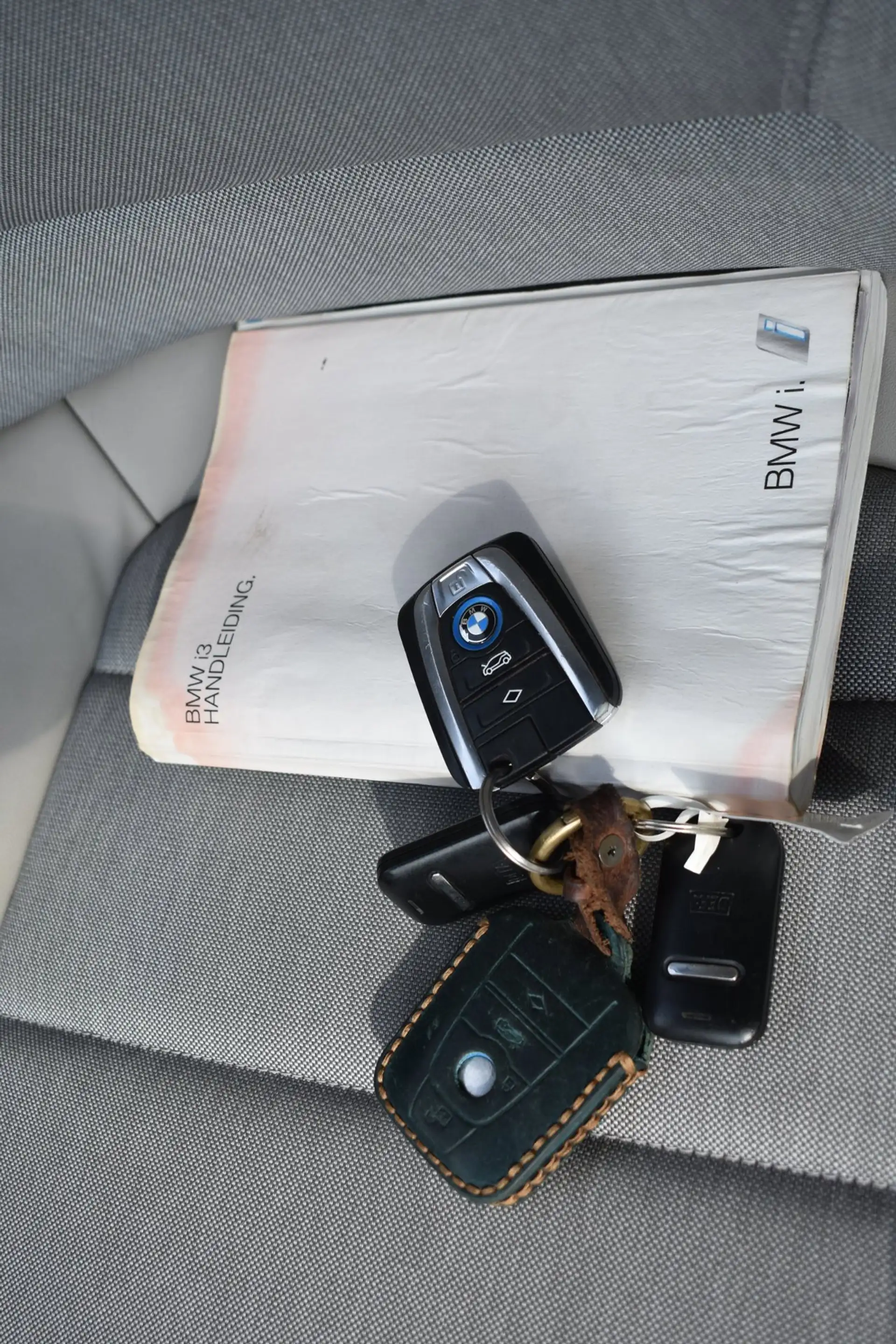 BMW i3 Basis Comfort 22 kWh SOH 75,8% '13 Navi Clima Crui — photo 26