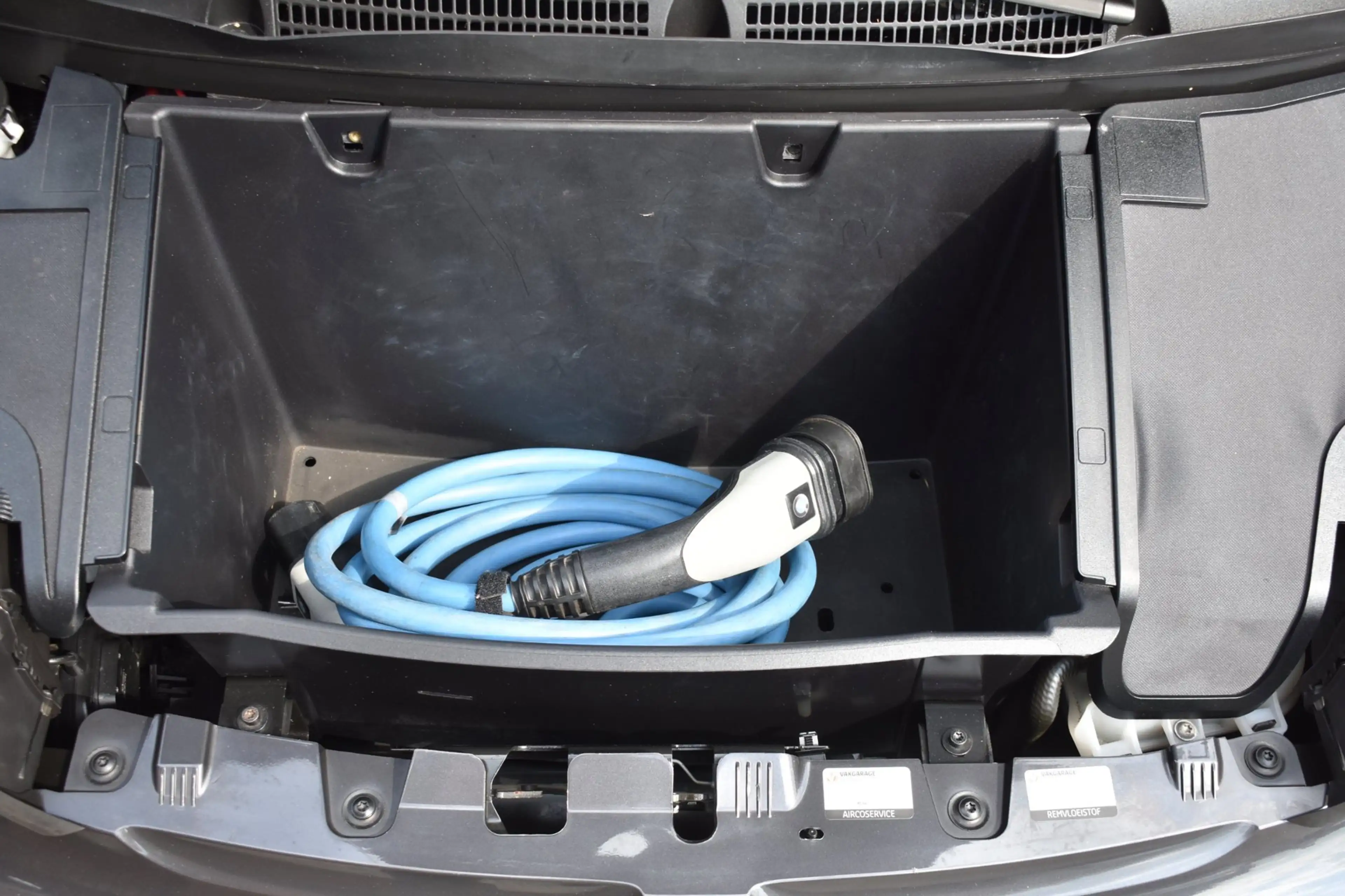 BMW i3 Basis Comfort 22 kWh SOH 75,8% '13 Navi Clima Crui — photo 7