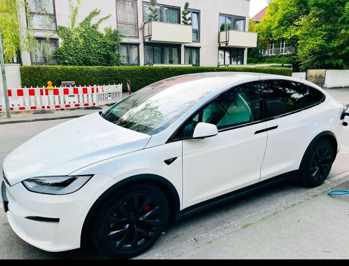 Tesla Model X Plaid - 2