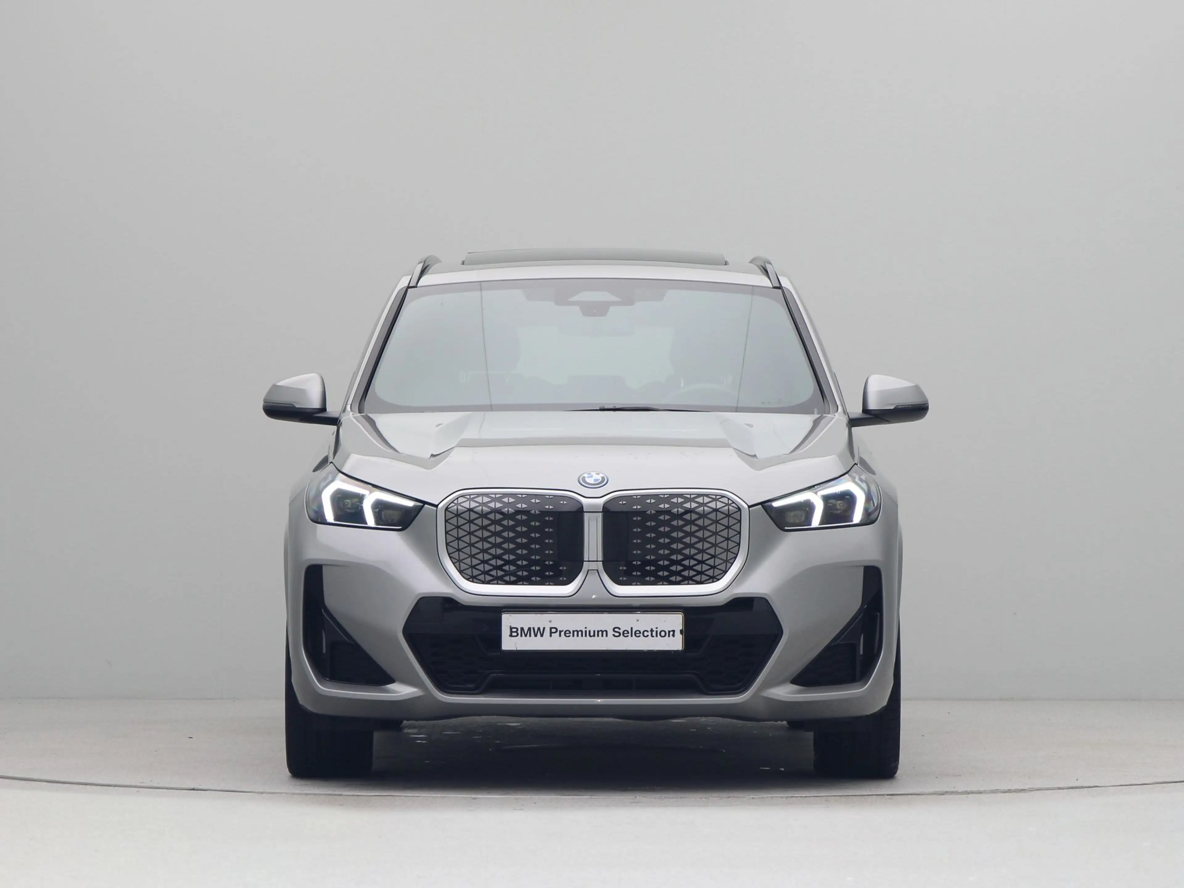 BMW iX1 eDrive20 M Sport Edition — photo 5