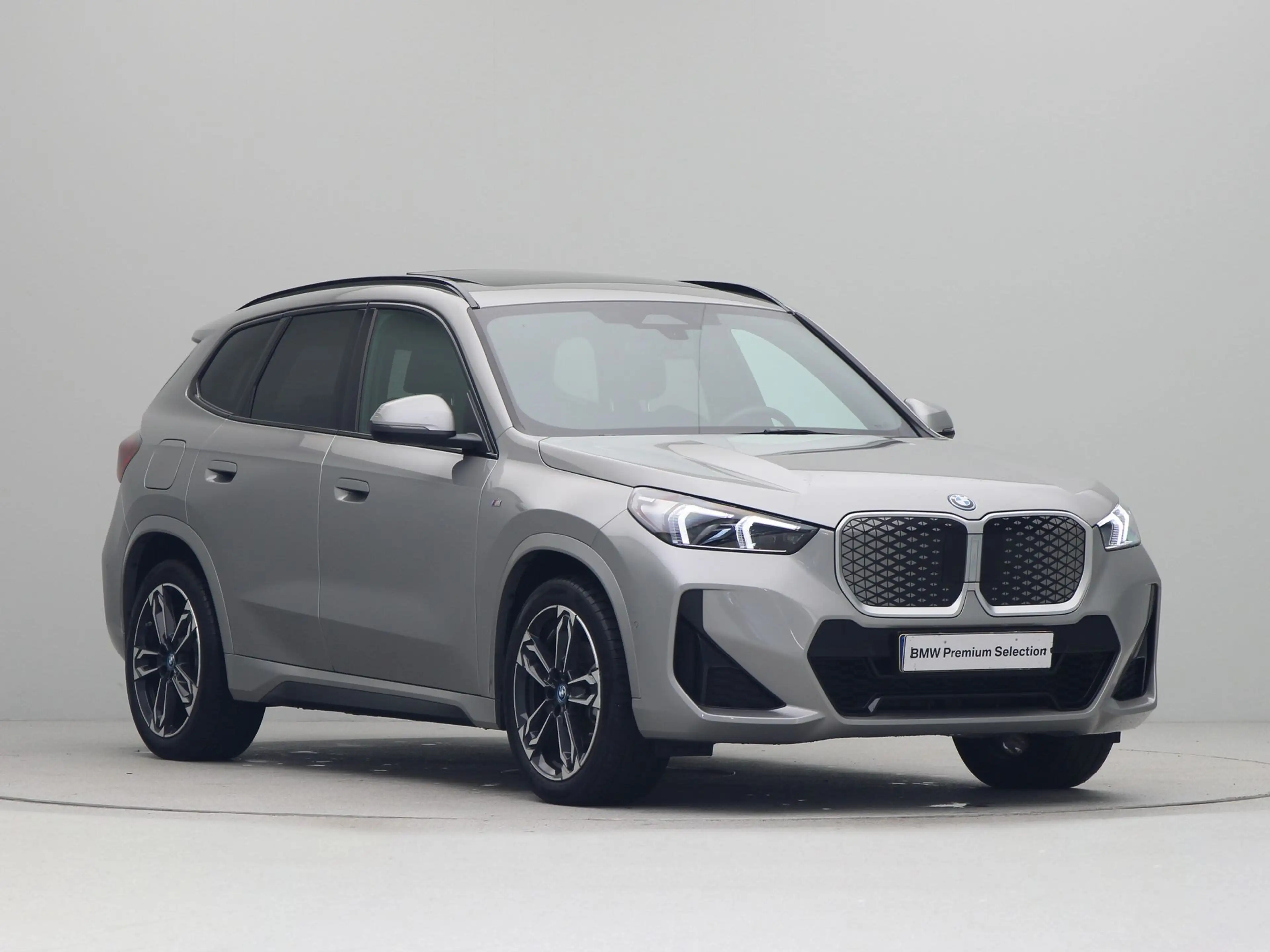 BMW iX1 eDrive20 M Sport Edition — photo 6