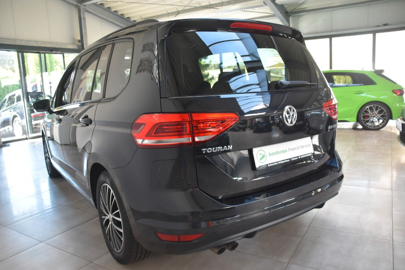 Volkswagen Touran 2.0 TDI Comfortline DSG LED Pano Navi ACC — photo 6