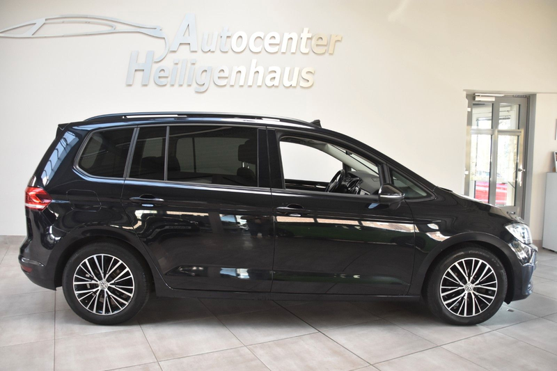 Volkswagen Touran 2.0 TDI Comfortline DSG LED Pano Navi ACC — photo 2