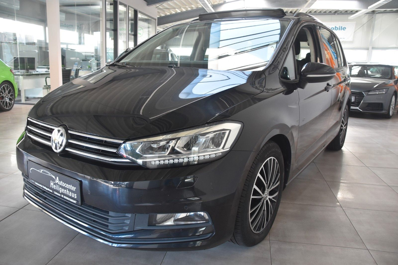 Volkswagen Touran 2.0 TDI Comfortline DSG LED Pano Navi ACC — photo 9
