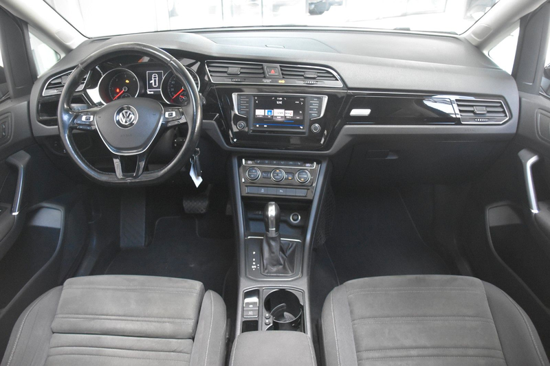 Volkswagen Touran 2.0 TDI Comfortline DSG LED Pano Navi ACC — photo 15