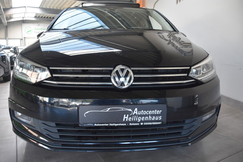 Volkswagen Touran 2.0 TDI Comfortline DSG LED Pano Navi ACC — photo 10