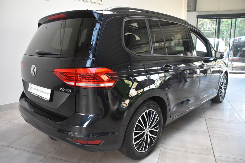 Volkswagen Touran 2.0 TDI Comfortline DSG LED Pano Navi ACC — photo 3