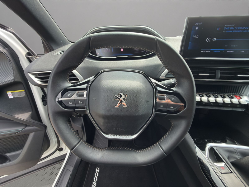 Peugeot 5008 Allure Pack PureTech 130 — photo 10