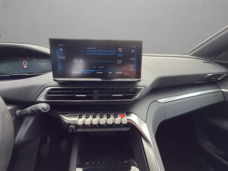 Peugeot 5008 Allure Pack PureTech 130 — photo 15