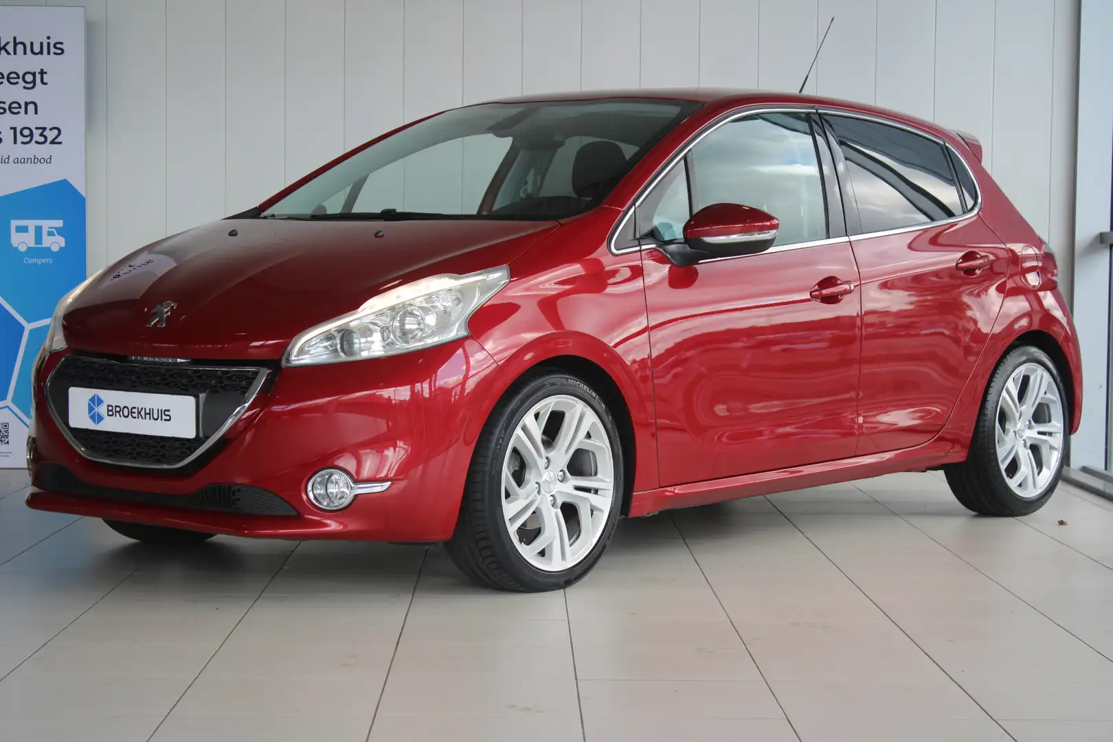 Peugeot 208 1.2 VTi 82-PK Allure | PDC | CLIMATE CONTROL | CRU Rood - 1
