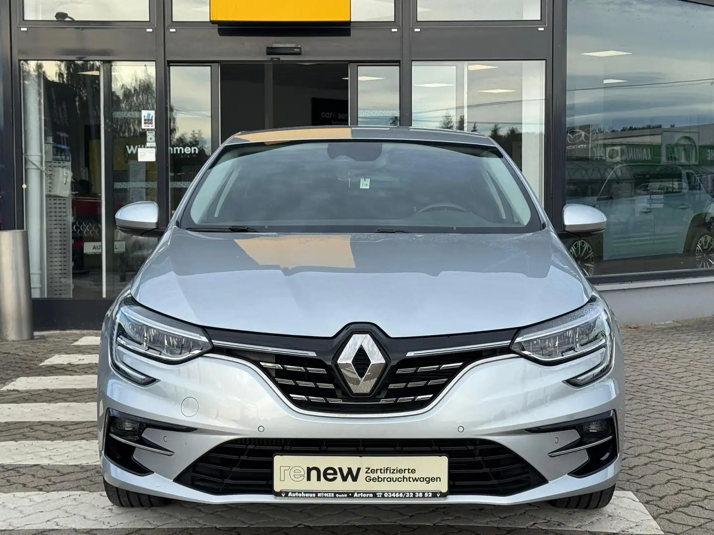 Renault Megane 5-Türer INTENS TCe 140 *SHZ/EPH/Navi* Grau - 2