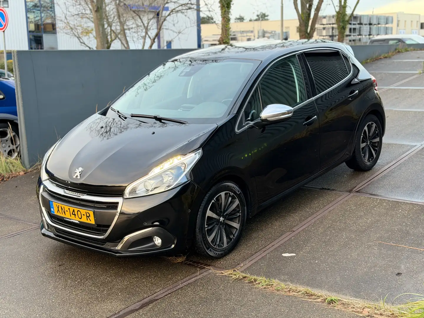 Peugeot 208 1.2 Turbo 110PK Automaat Camera Nap Carply Nieuwe Schwarz - 1