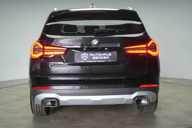 BMW X3 view 6
