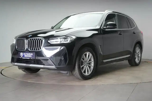 BMW X3 view 3