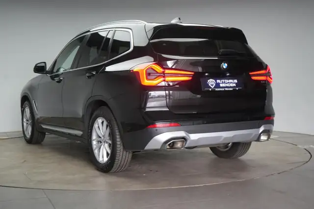 BMW X3 view 5