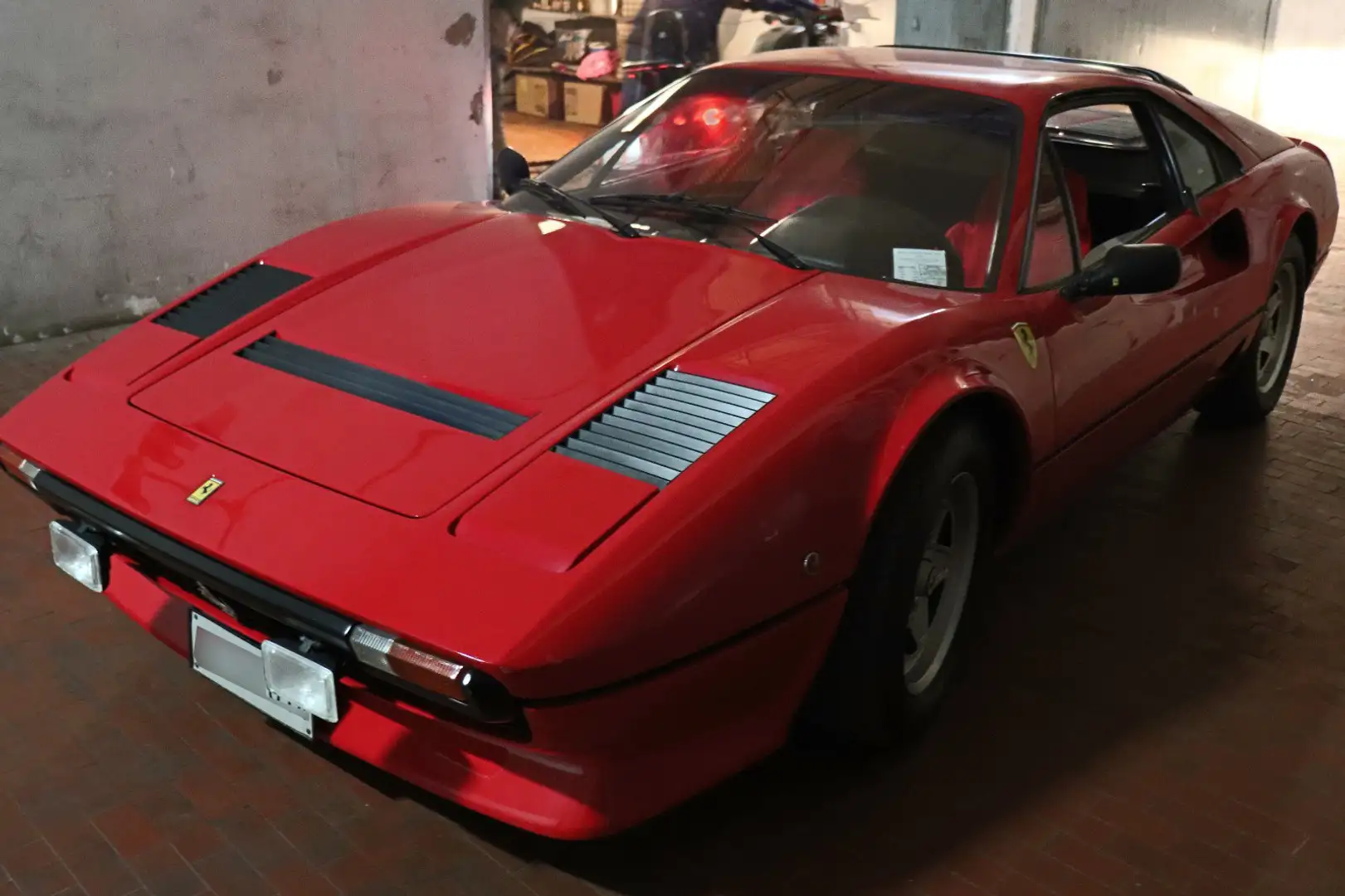 Ferrari 208 208 2.0 turbo GTB 220cv Rot - 1