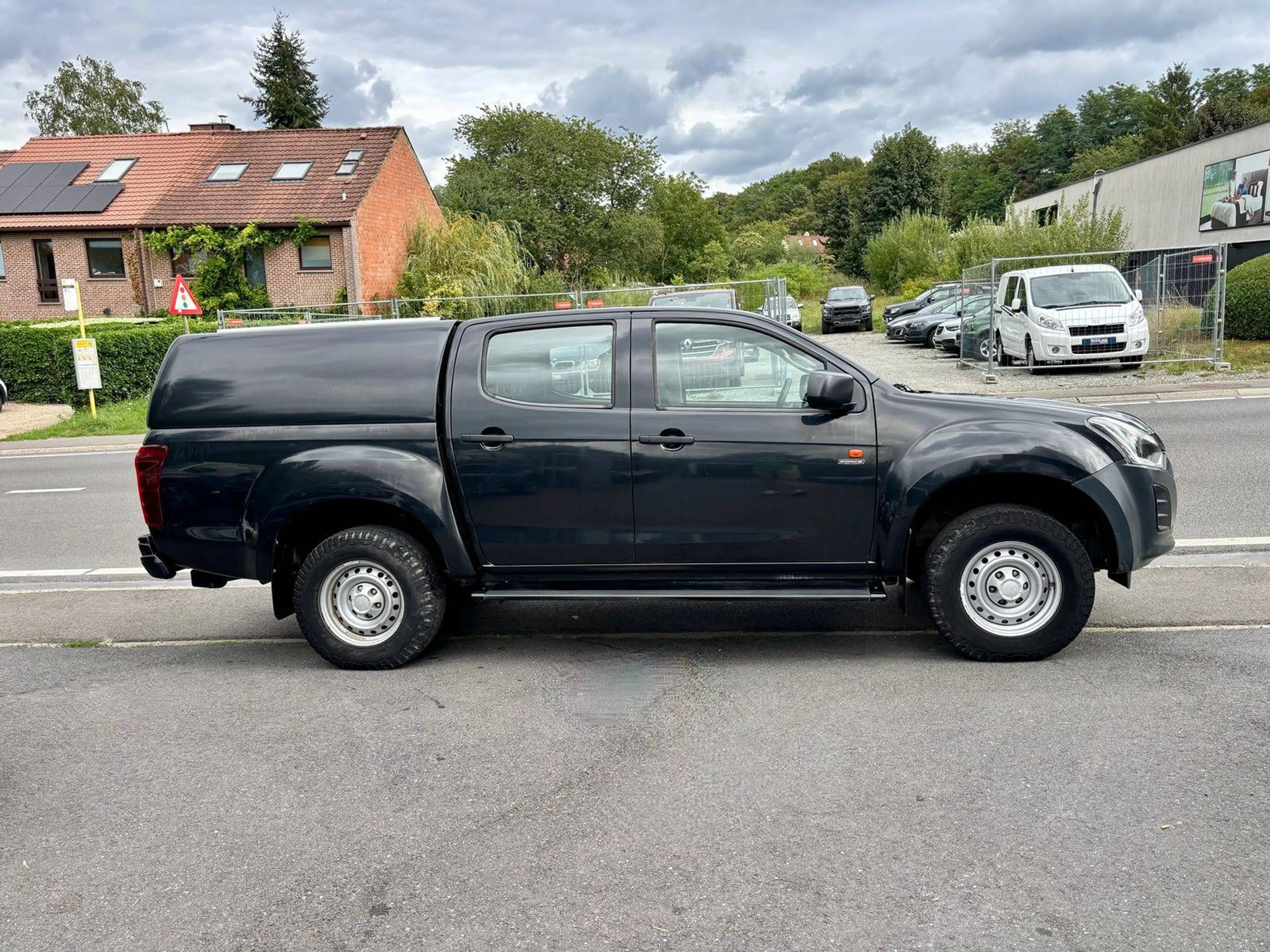 Isuzu D-Max 1.9/1.Owner/Belgium Car/3.5 trekking/tractable — photo 3