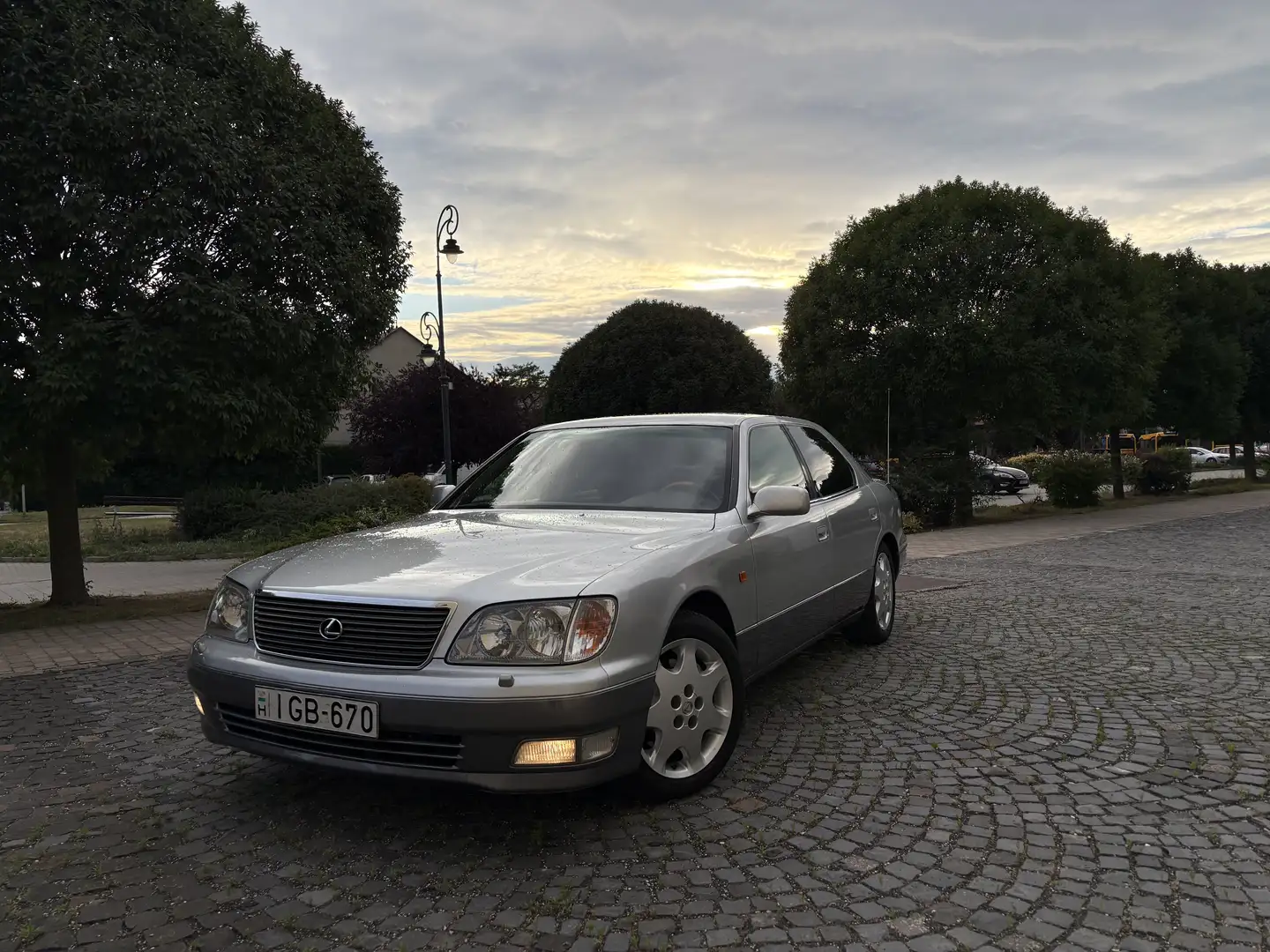 Lexus LS 400 Ucf20 Facelift - 1