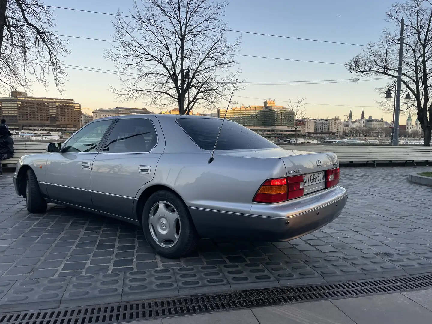 Lexus LS 400 Ucf20 - 2
