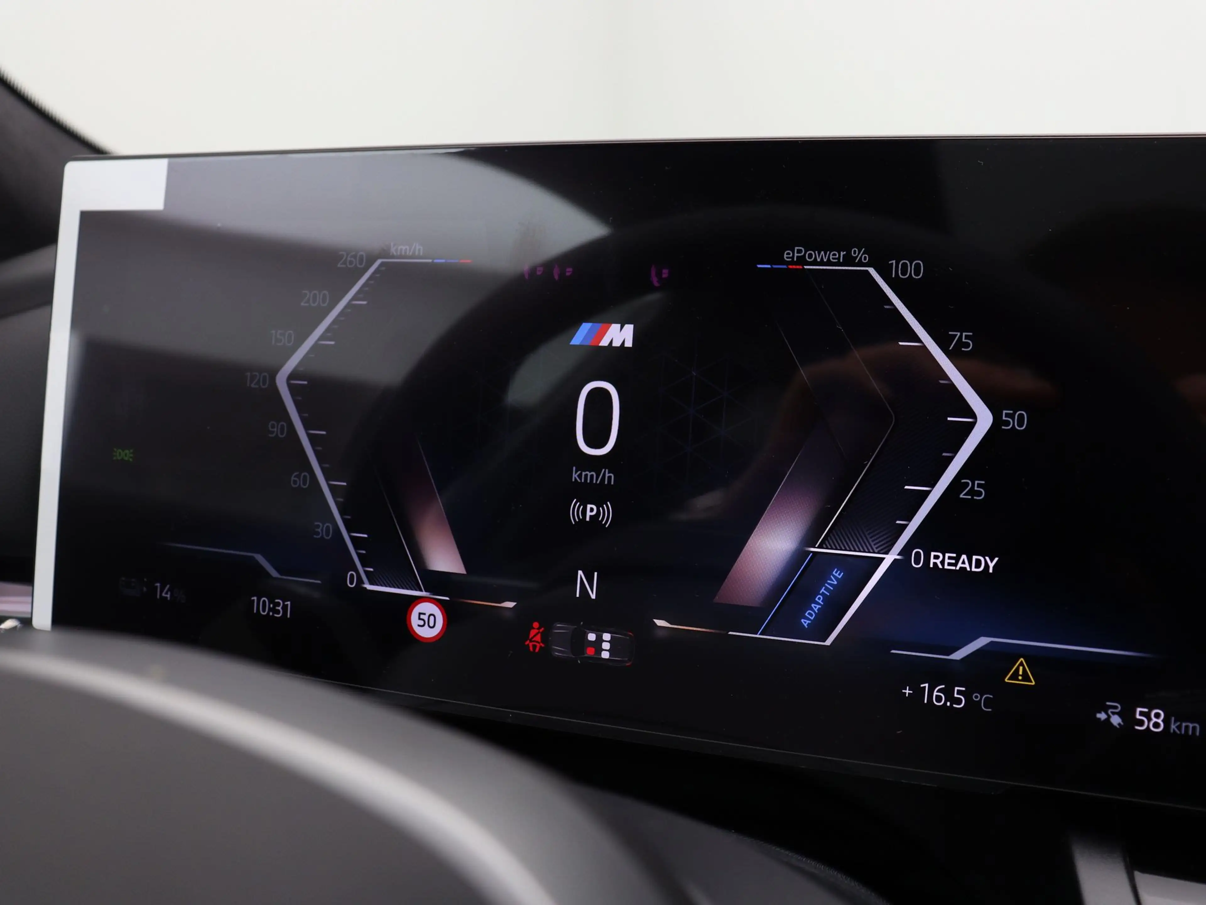 BMW i5 Touring eDrive40 M Sport Pro 84 kWh — photo 3