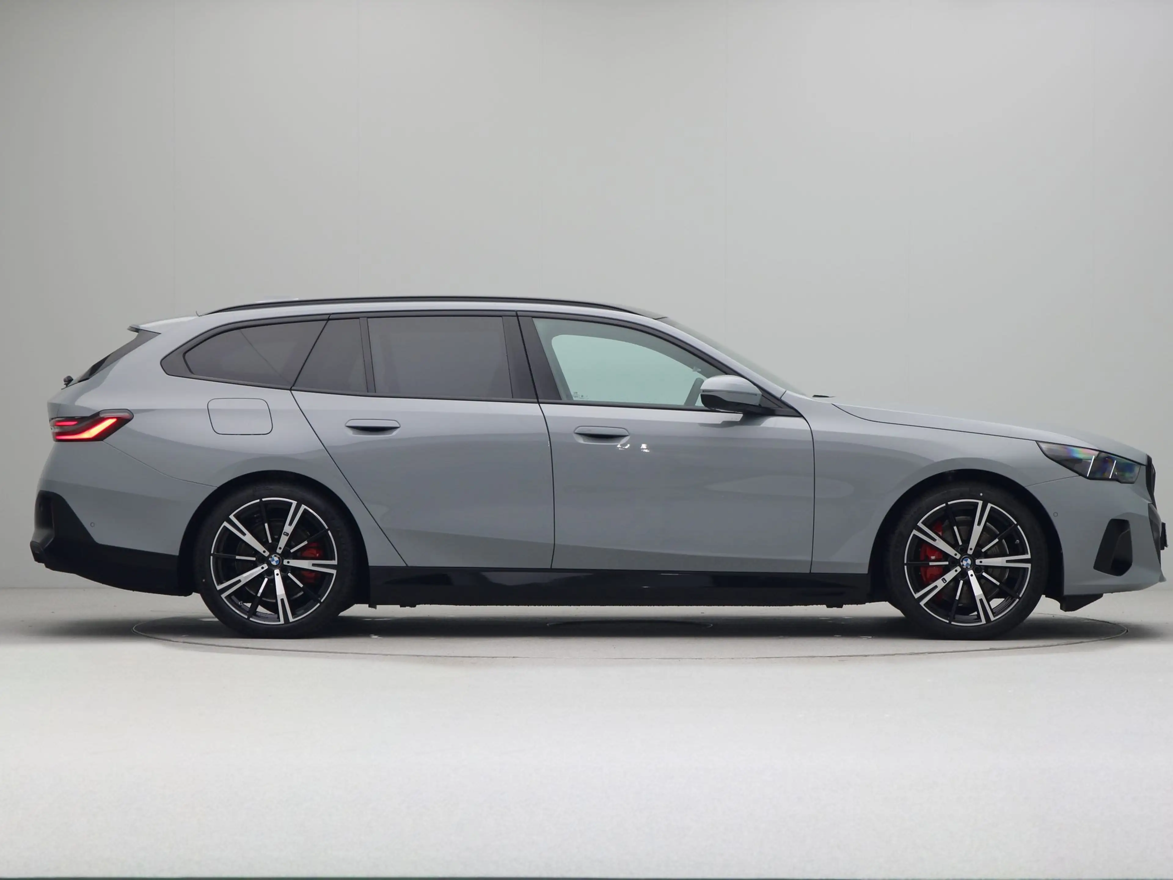 BMW i5 Touring eDrive40 M Sport Pro 84 kWh — photo 7