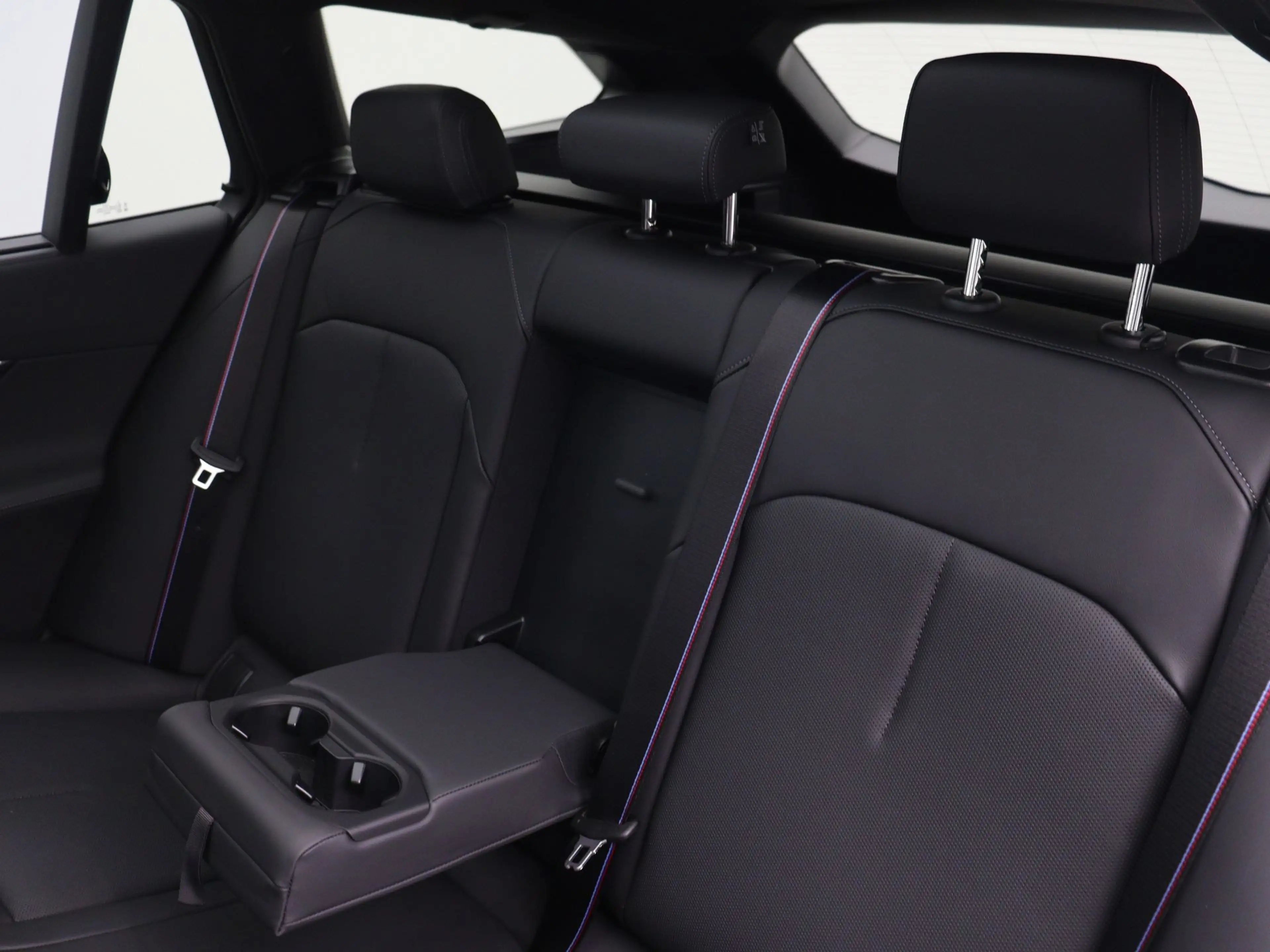 BMW i5 Touring eDrive40 M Sport Pro 84 kWh — photo 15