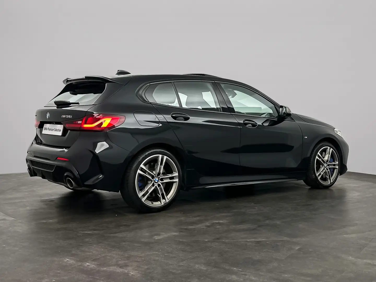 BMW 135 1-serie M135i xDrive | Panoramadak | Head up | Ele Noir - 2