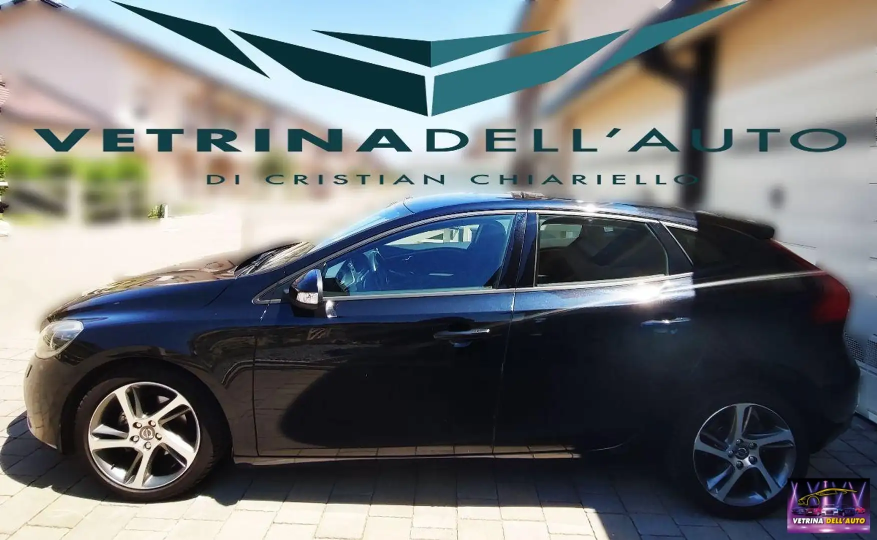 Volvo V40 D2 Kinetic Noir - 1