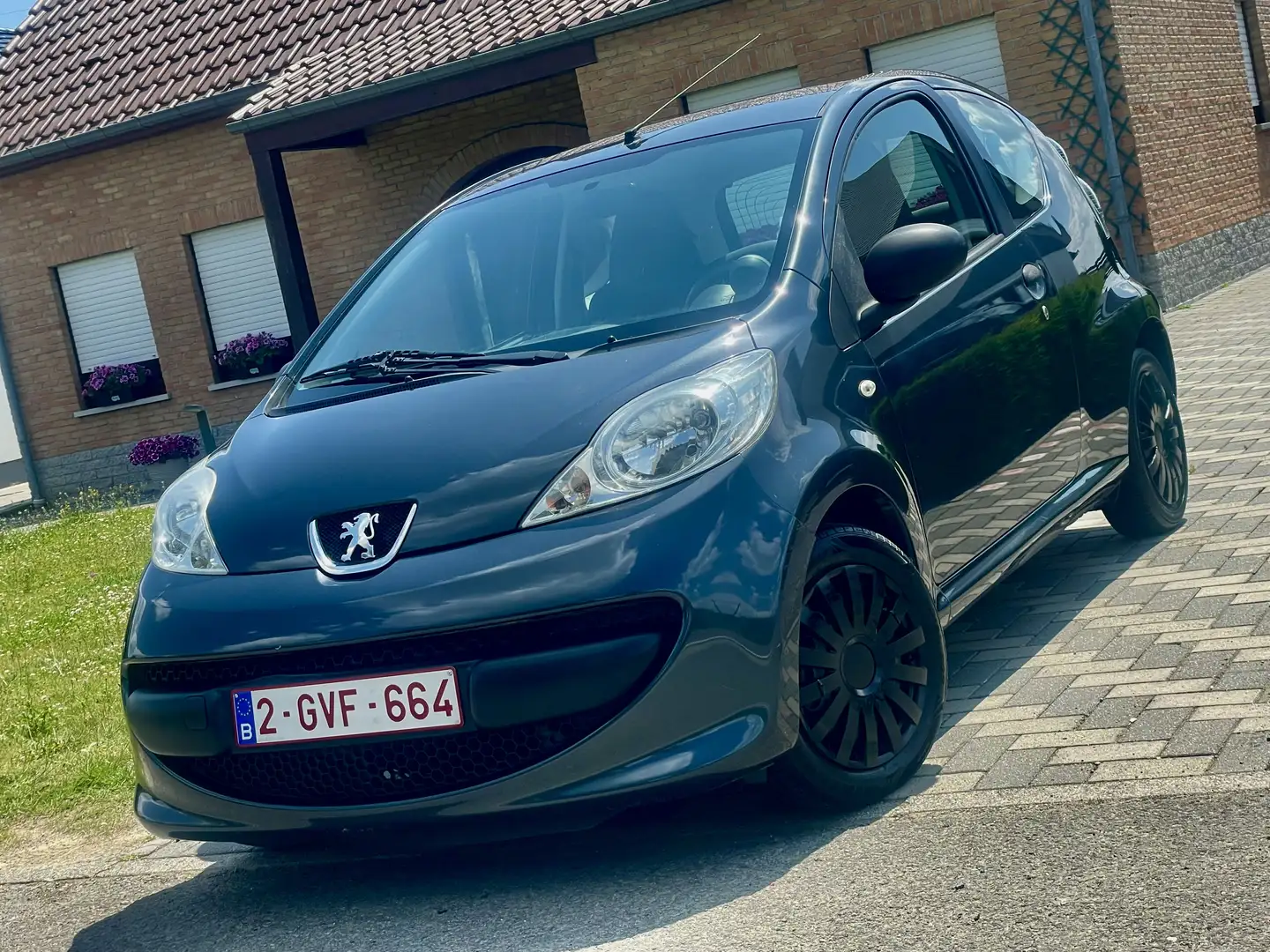 Peugeot 107 1.0i 12v Urban - 1
