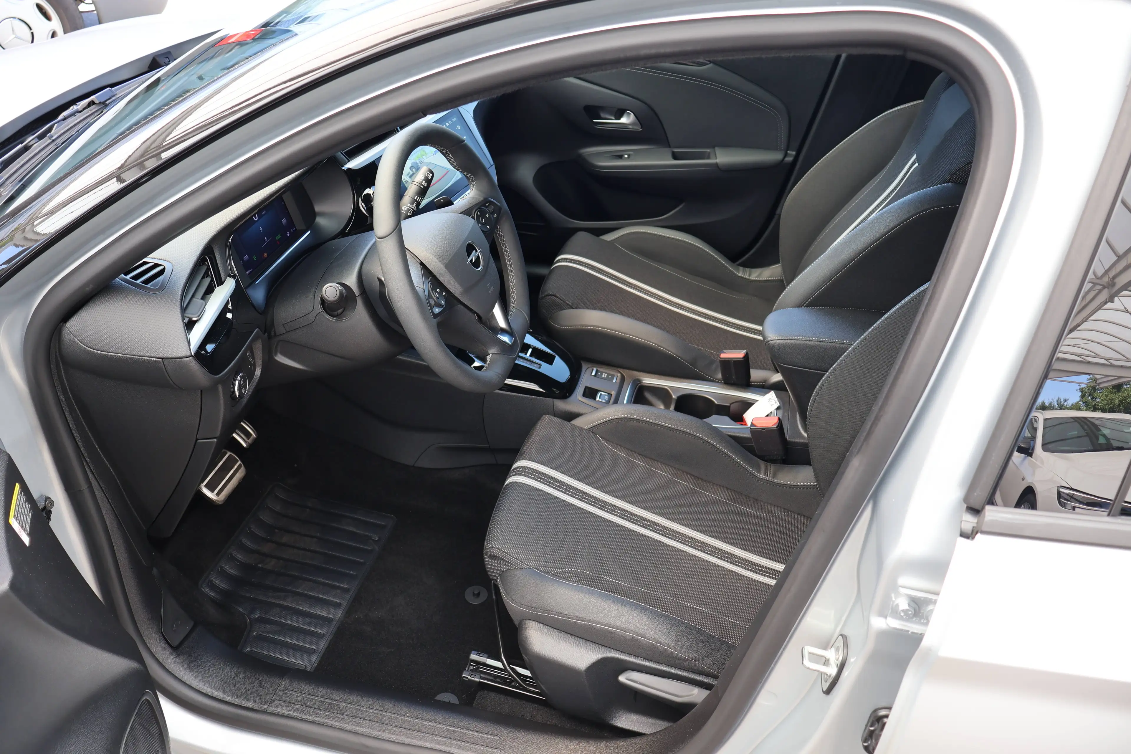 Opel Corsa 1.2 Turbo AT8 GS+ACC+Matrix-LED+ — photo 7