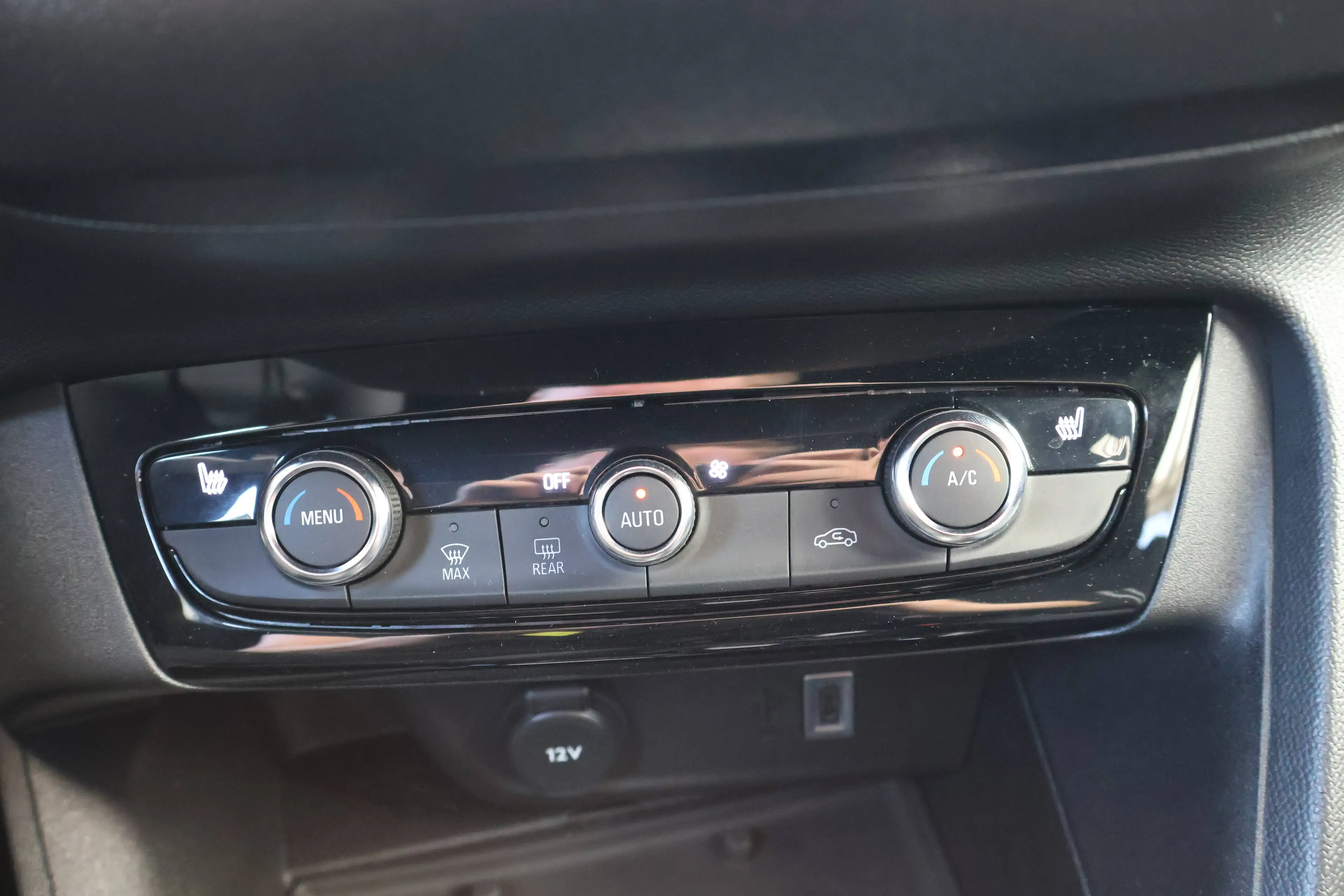 Opel Corsa 1.2 Turbo AT8 GS+ACC+Matrix-LED+ — photo 28