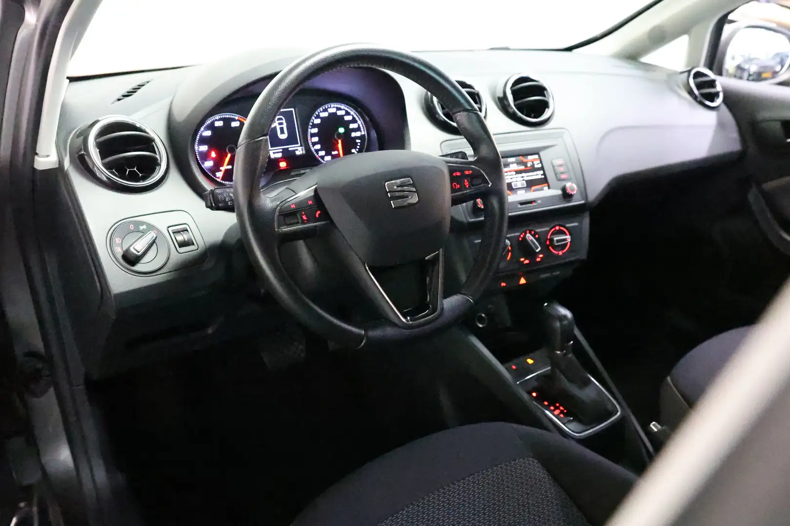 SEAT Ibiza 1.0 EcoTSI Style AUTOMAAT Connect '16 Grijs - 2