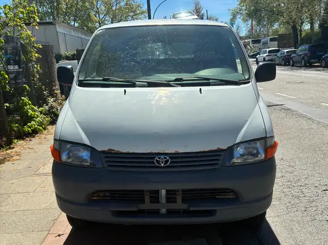 Toyota Hiace Toyota Hiace Long 2001