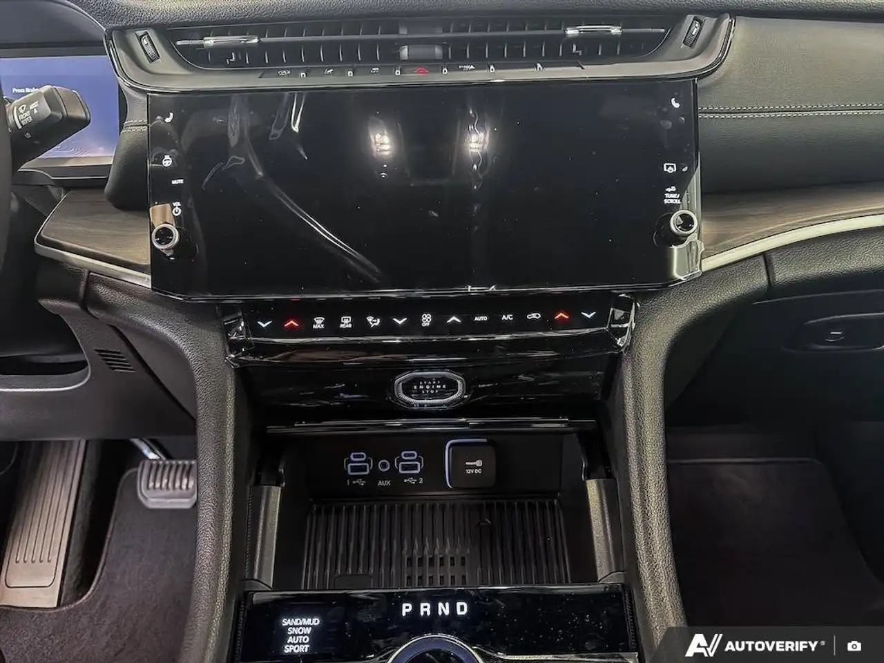 Jeep Grand Cherokee photo Jeep Grand Cherokee