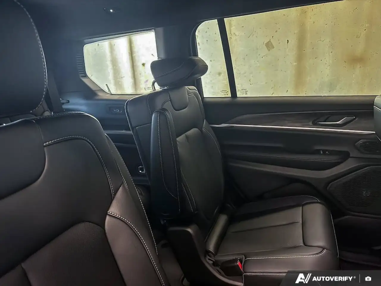 Jeep Grand Cherokee photo Jeep Grand Cherokee