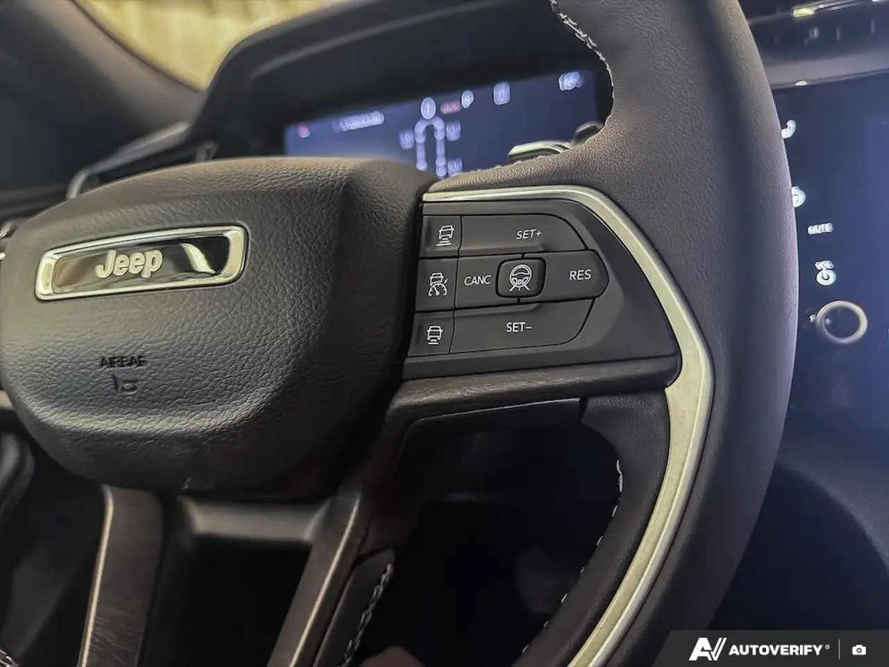 Jeep Grand Cherokee photo Jeep Grand Cherokee
