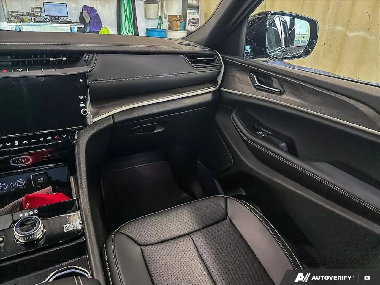 Jeep Grand Cherokee photo Jeep Grand Cherokee