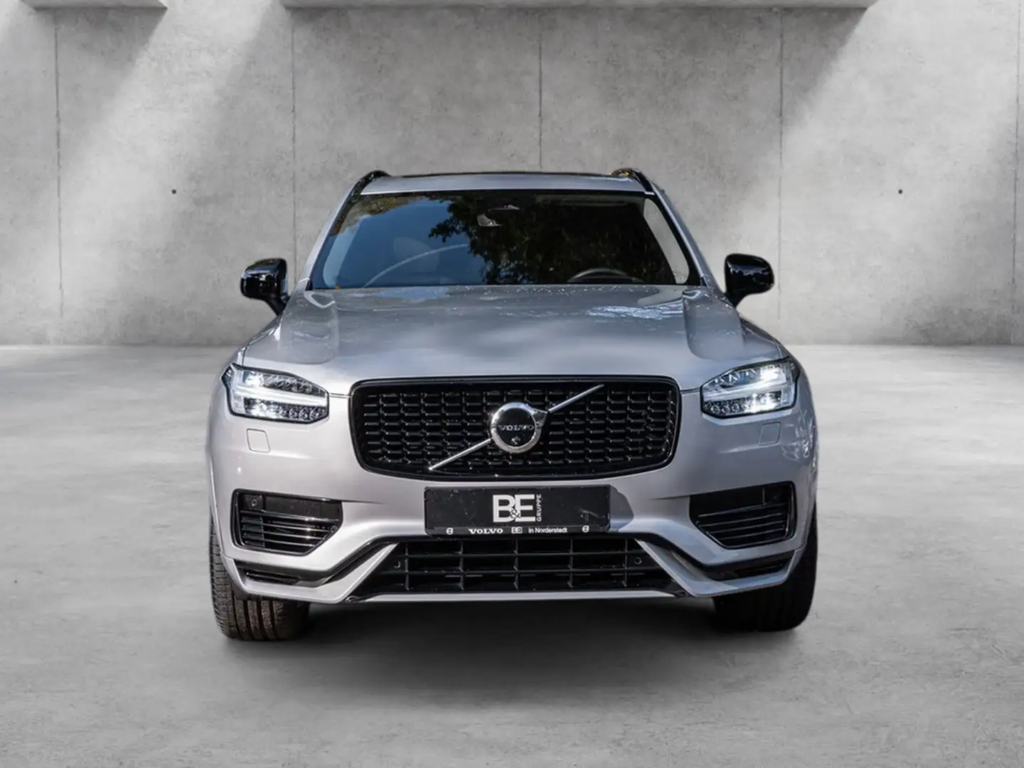 Volvo XC90 T8 Ultimate Dark Recharge Plug-In Hybrid AWD Silber - 2