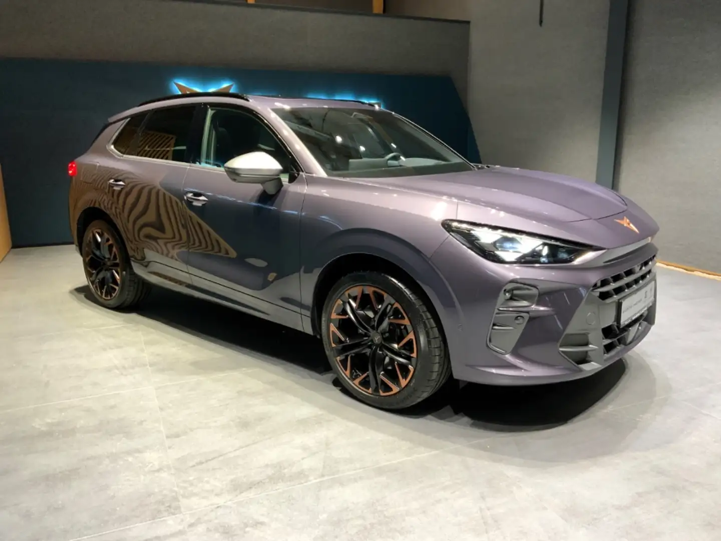 CUPRA Terramar VZ 1.5e-Hyb DSG+ACC+Navi+LED+TravelAsst Violett - 2