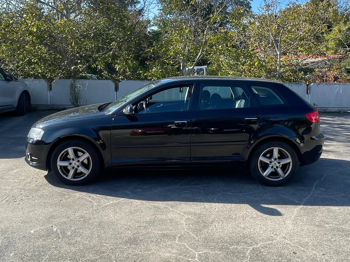 Audi A3 1.6 TDI Schwarz - 2