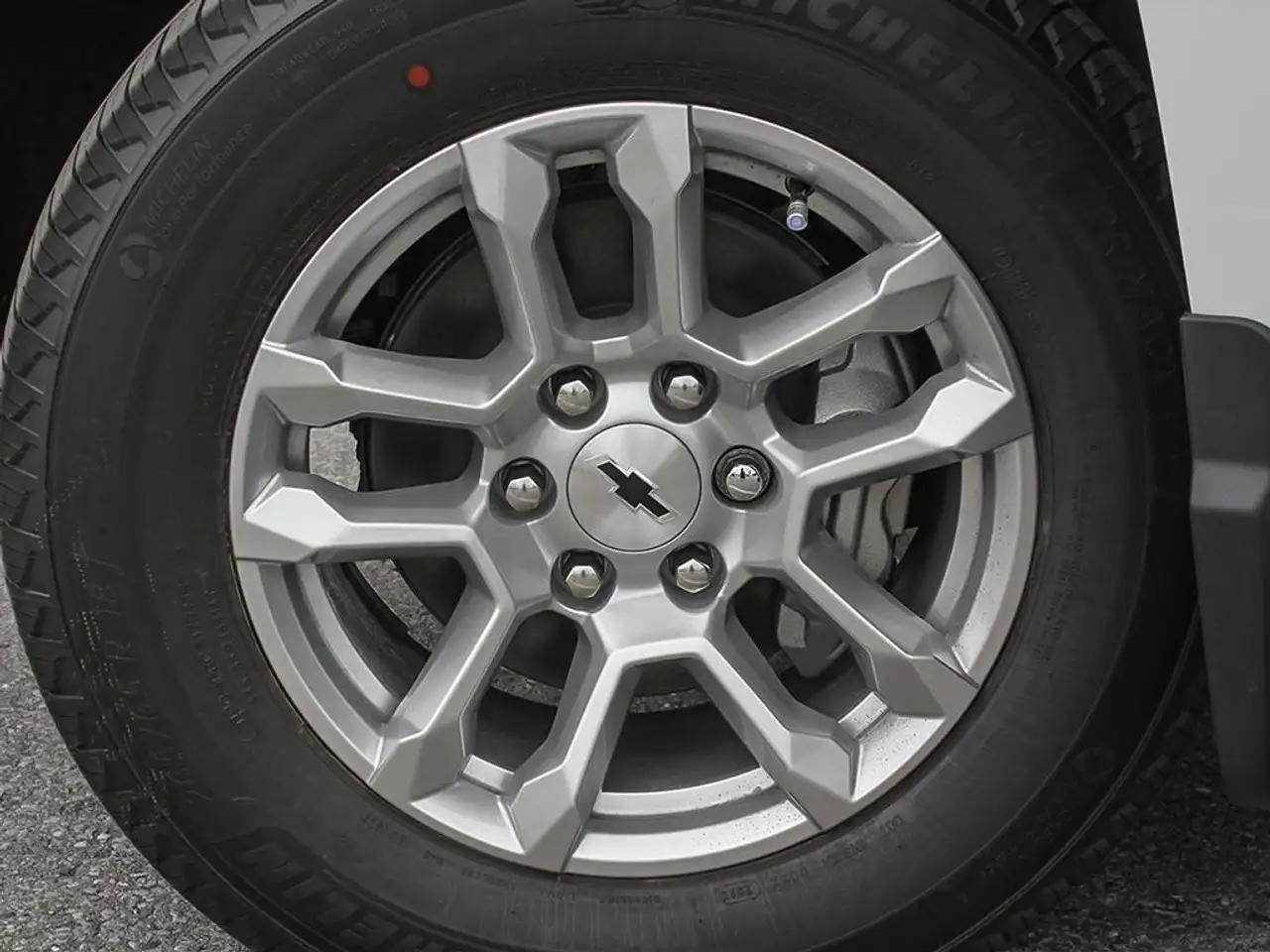 Chevrolet Silverado 1500 снимка Chevrolet Silverado 1500