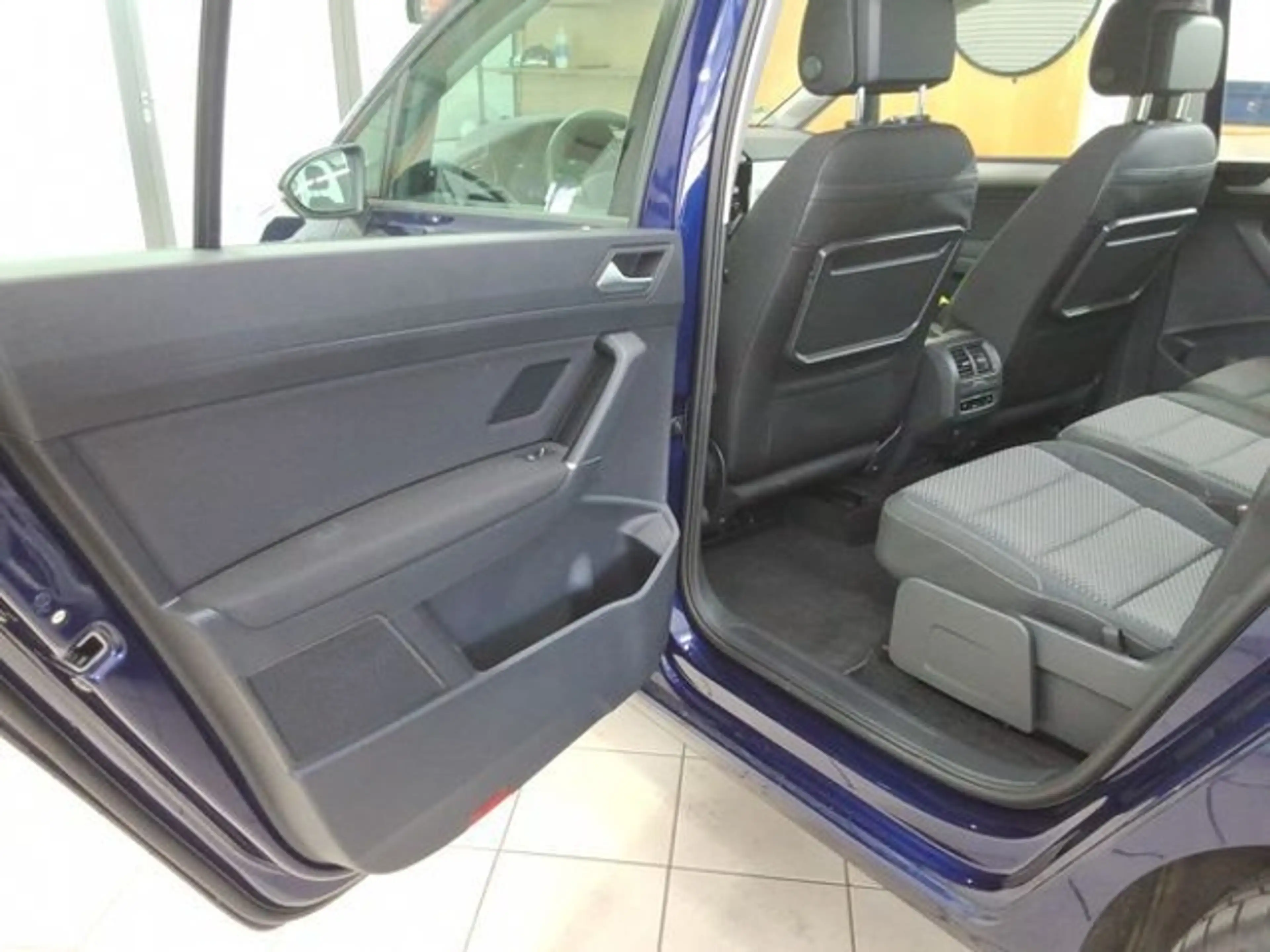 Volkswagen Touran 1.5 TSI DSG Comfortline 7-SITZE+AHK+SHZ — photo 8