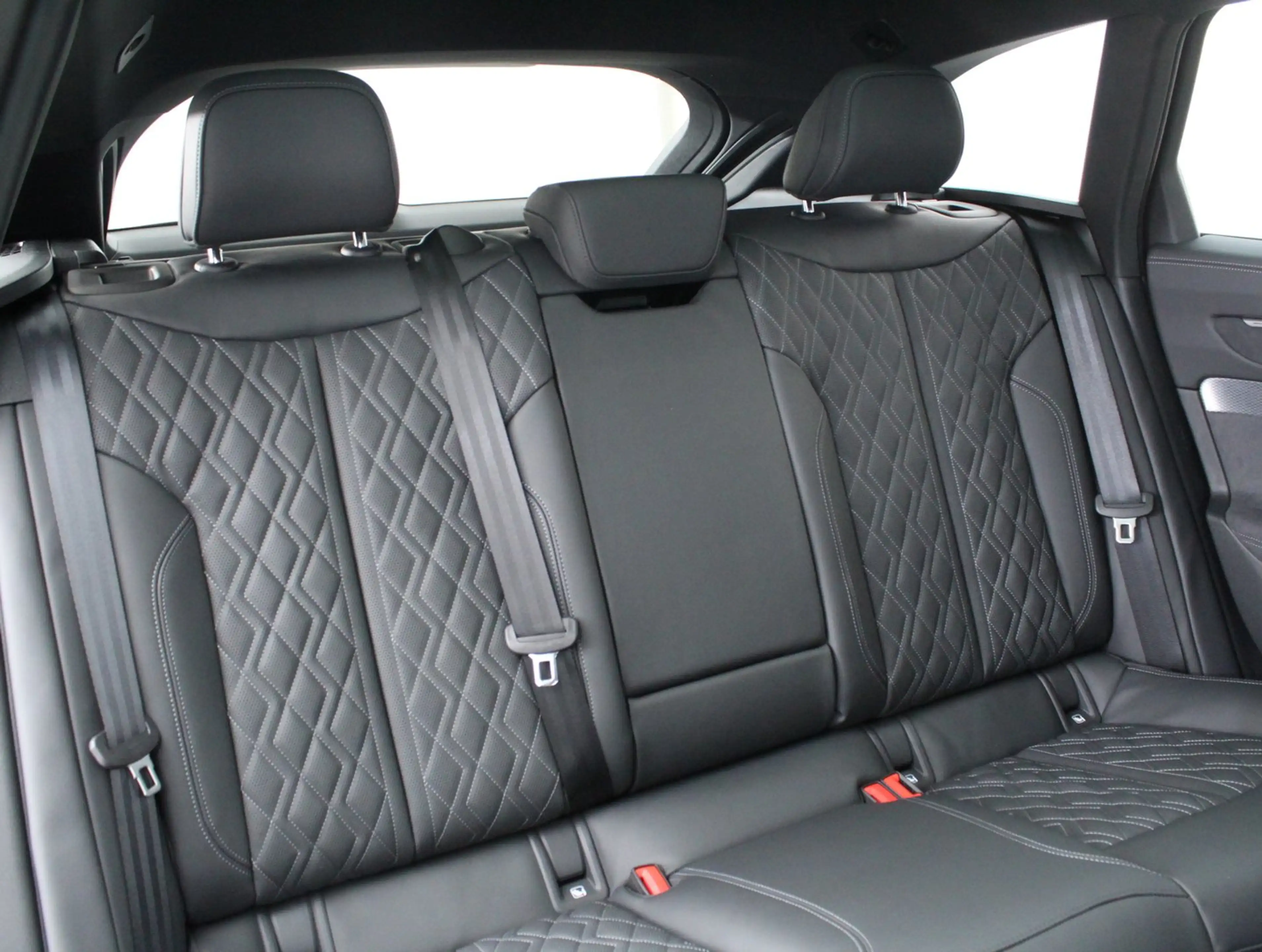 Audi A6 allroad e-hybrid quattro 270 kW — photo 12