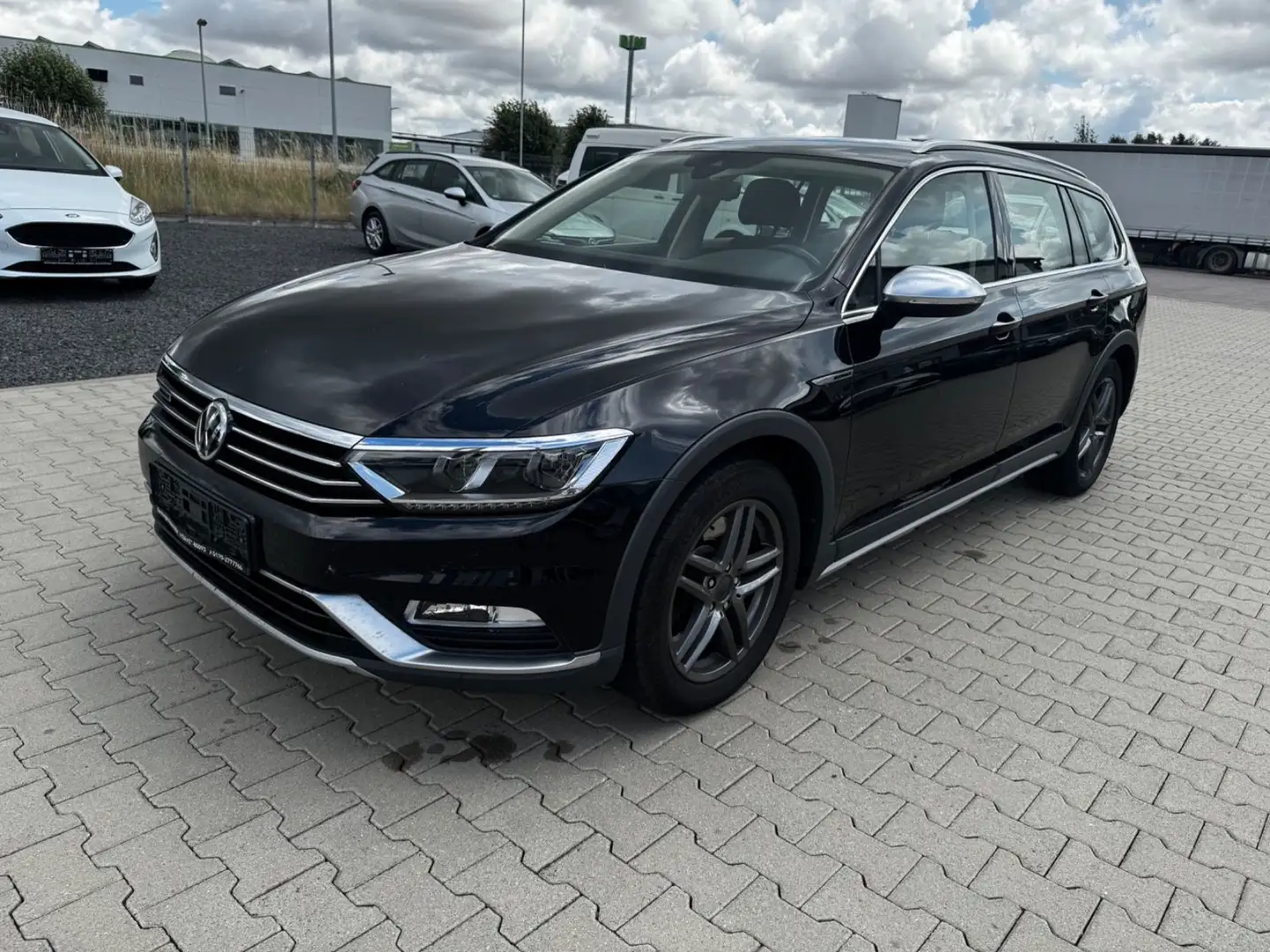 Volkswagen Passat Variant PASSAT VARIANT ALLTRACK 4MOTION LED NAVI PDC SHZ Schwarz - 1