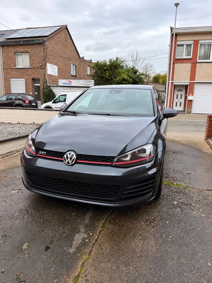 Volkswagen Golf GTI